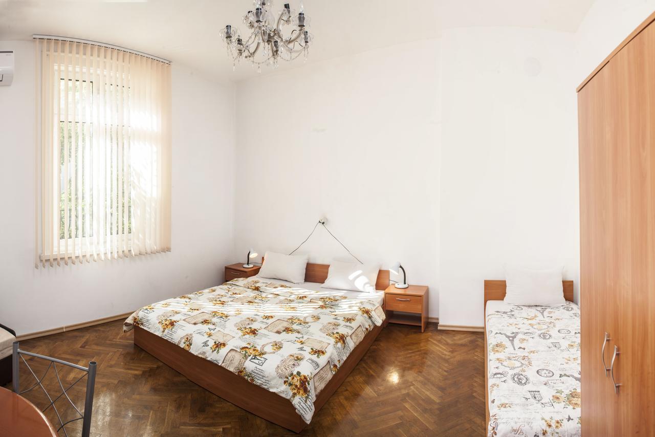 Central Guesthouse Five Corners Sofia Esterno foto