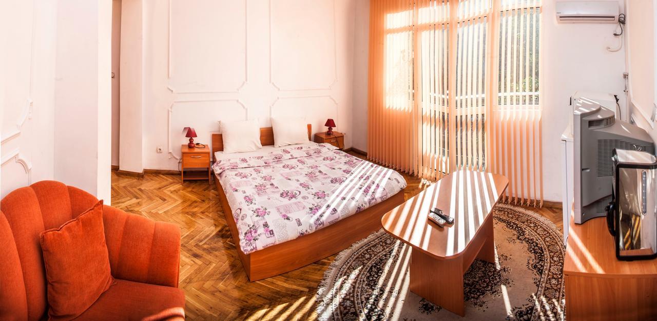 Central Guesthouse Five Corners Sofia Esterno foto