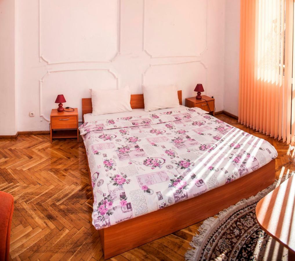 Central Guesthouse Five Corners Sofia Esterno foto